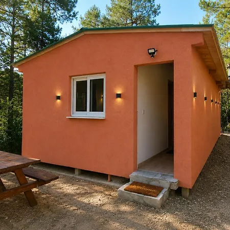 Pinecone Luxury Glamping בית נופש Louvaras