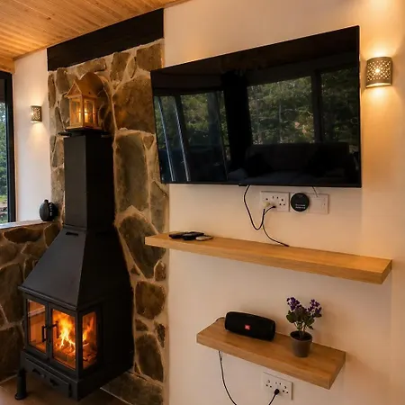 Pinecone Luxury Glamping בית נופש