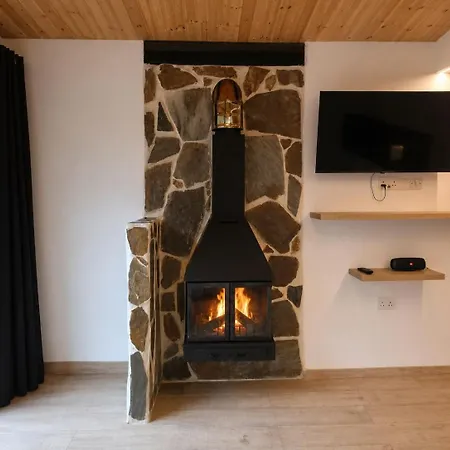 בית נופש Pinecone Luxury Glamping *